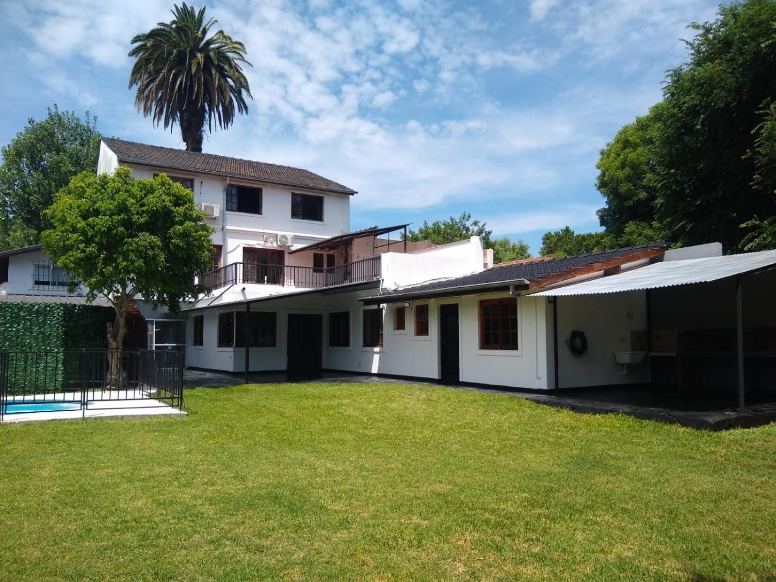 Excelente Casa Amplia Completa Privada Con Jardin Y Parrilla
