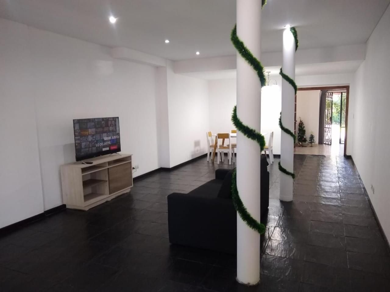 Excelente Casa Amplia Completa Privada Con Jardin Y Parrilla